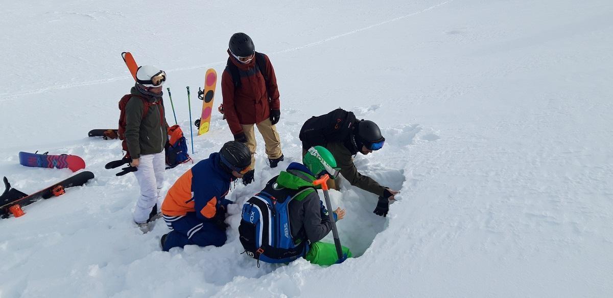 Safety Academy Schneekundekurs am Gletscher